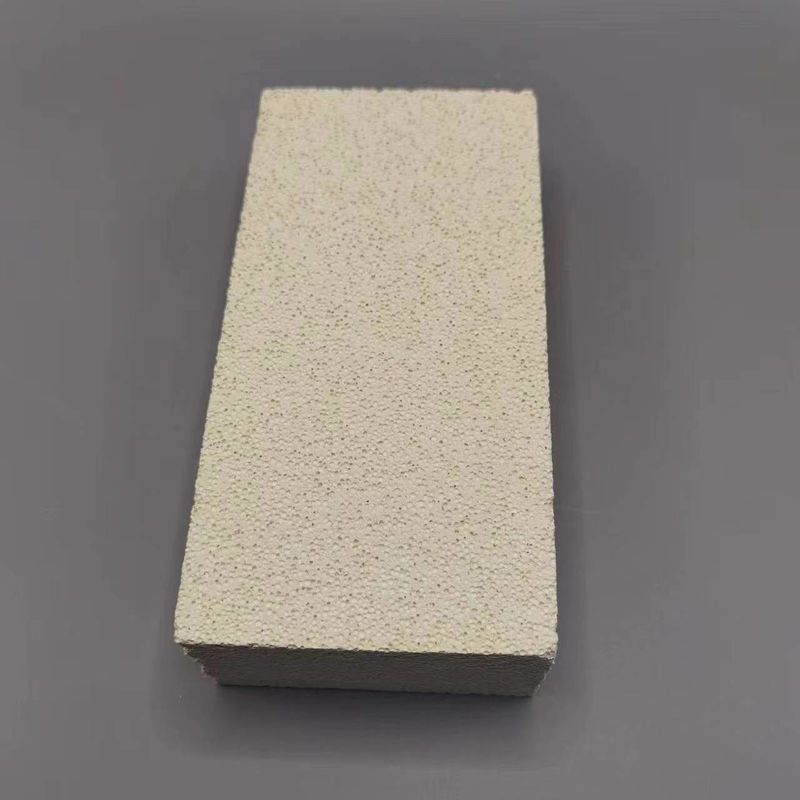 Light Weight Mullite Kiln Refractory Bricks Heat Insulating 1500C Low Hardness Low Density